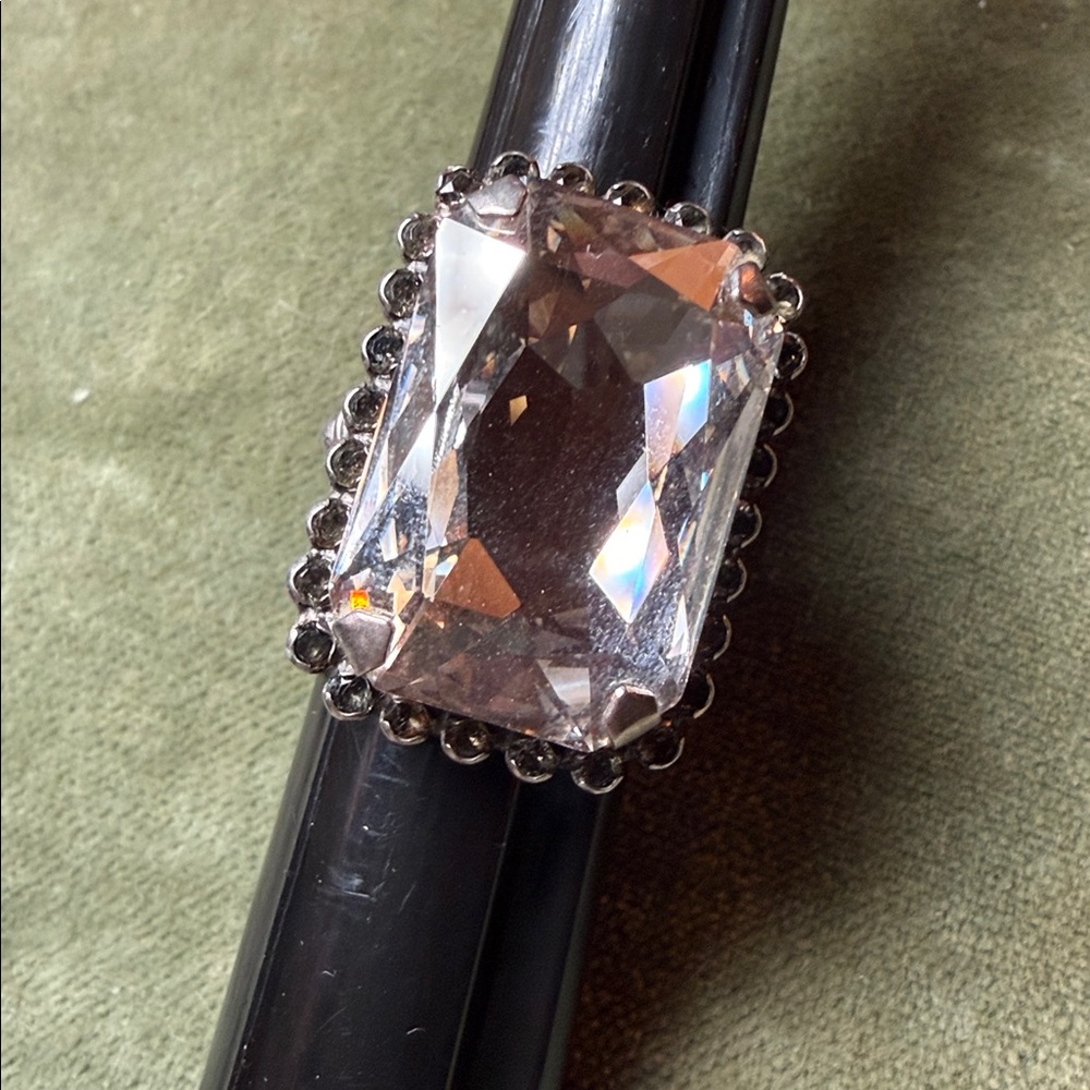 Sorrelli Silver Rectangular Crystal Ring - image 2